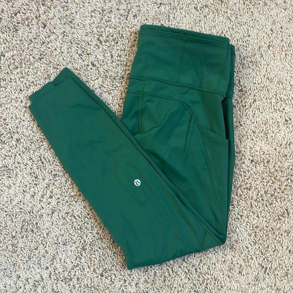 Lululemon Fast and Free leggings - size 10 - Green (true Christmas green!)